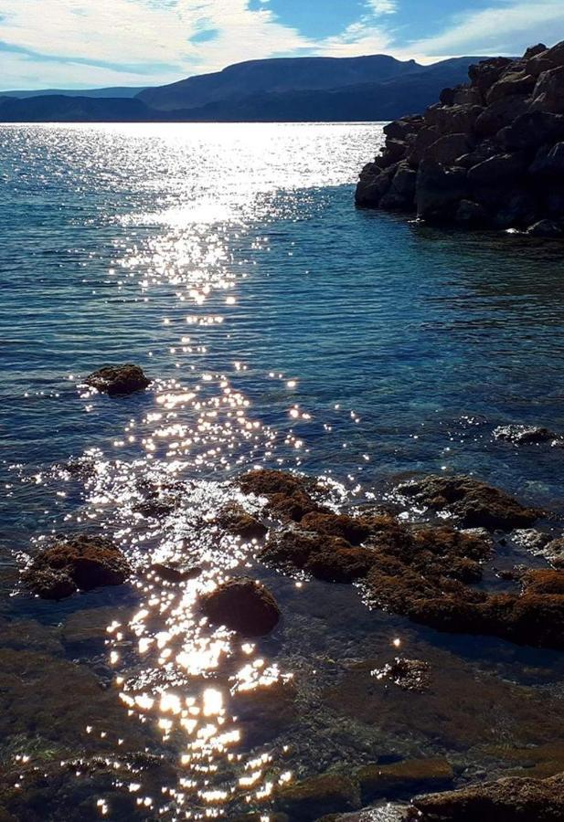 Apartmani Ivankovic Karlobag Bagian luar foto