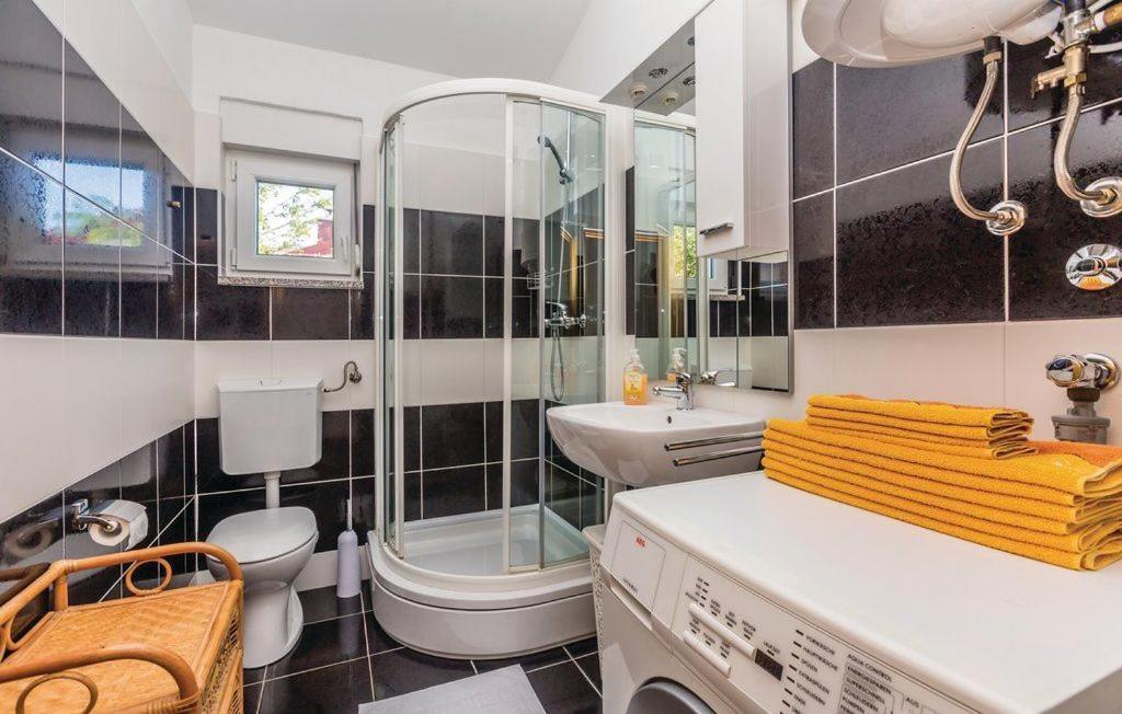 Apartmani Ivankovic Karlobag Bagian luar foto
