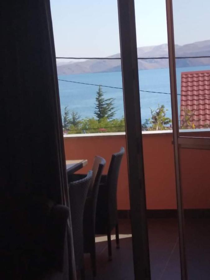 Apartmani Ivankovic Karlobag Bagian luar foto