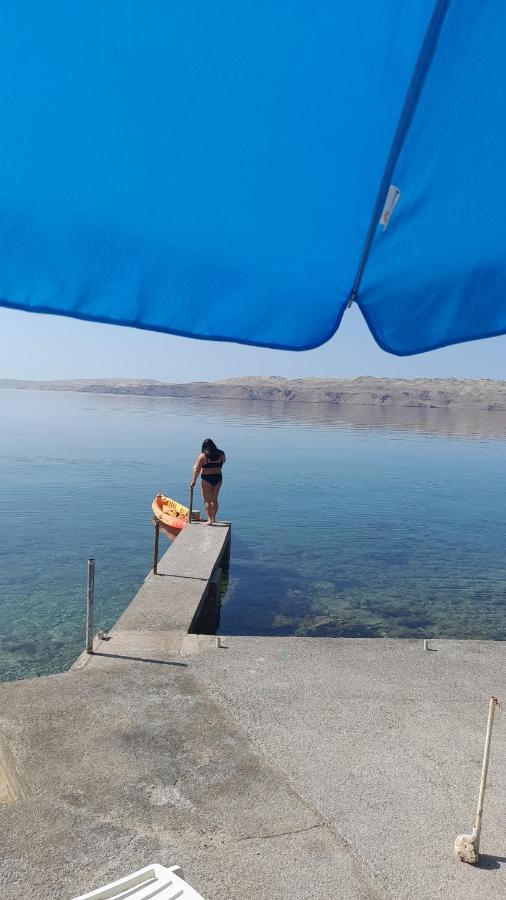 Apartmani Ivankovic Karlobag Bagian luar foto